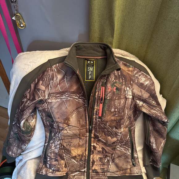 Under Armour Camo Jacket - Picture 1 of 3